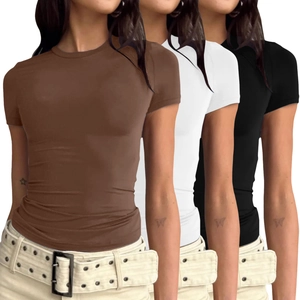 Eng anliegende Langarmshirts für Damen im Set in Kaffee, Weiß und Schwarz