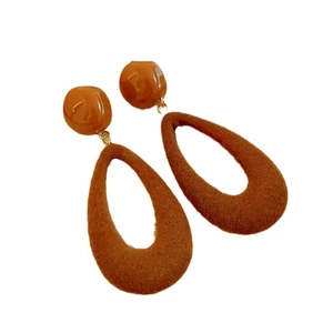 Brown flocking waterdrop earrings with gold metal rings for autumn winter style