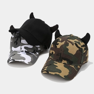 Berretto da baseball mimetico con corna da diavolo, cappello da sole streetwear alla moda