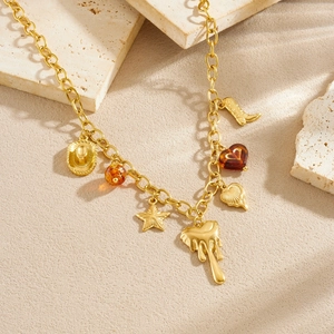 Collier doré en acier inoxydable style western avec breloques étoile et cœur de lave