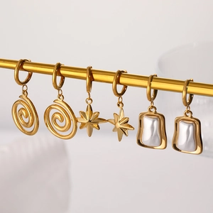 18k gold plated stainless steel hoop earrings with star and pearl charm pendants