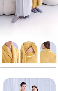 Détails des peignoirs en peluche avec passepoil blanc et texture en polaire épaisse