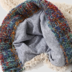 Gorro de punto de invierno para niños con hilo arcoíris, forro cálido y orejeras de piel