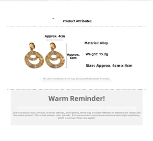 Détails des boucles d'oreilles multicouches dorées de 6x4cm avec tiges en argent