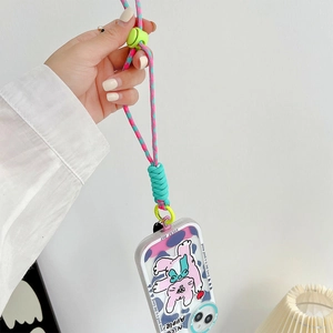 Coque iPhone avec motif ours rose et cordon tressé coloré pour un porté bandoulière
