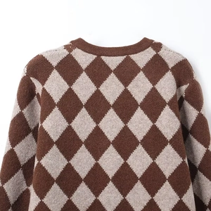 Women's diamond pattern jacquard knit sweater with round neck and textured brown wool finish