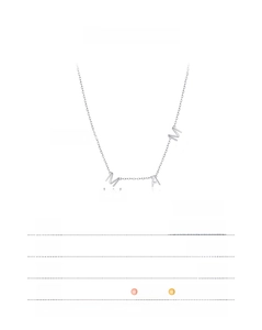 Détail macro du collier MAMA en argent sterling 925 avec dimensions de chaîne 40+4cm
