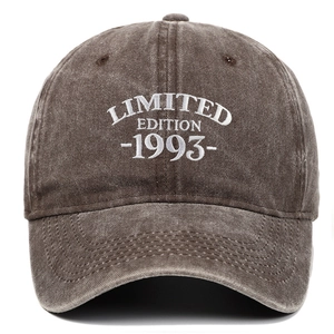 Dettaglio del ricamo Limited Edition 1993 su cappello vintage in cotone lavato