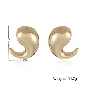 Detail view of gold-plated geometric droplet earrings with 2.5cm height dimensions