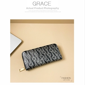 Detailed view of the long PU leather wallet featuring a stylish chain pattern and gold zipper