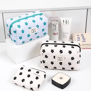 Floral quilted cosmetic bag set with high-capacity storage for travel and daily use