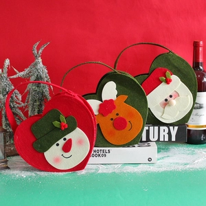 Sacchetti regalo di Natale in feltro a forma di cuore con Babbo Natale e pupazzo di neve 3D