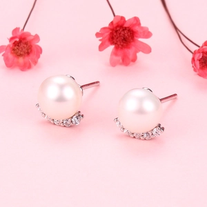 Elegant S925 sterling silver stud earrings with white freshwater pearls and rainbow crystals