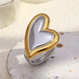 Minimalistischer Ring aus 18K vergoldetem Edelstahl mit doppeltem Herz-Design