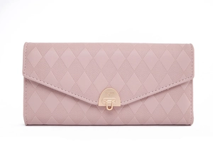 Macro detail of quilted PU leather texture and gold twist-lock on envelope wallet