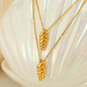 Stainless Steel Conch Shell Pendant Necklace For Women Gold Plated Spiral Design Fashion Clavicle Chain Jewelry Gift