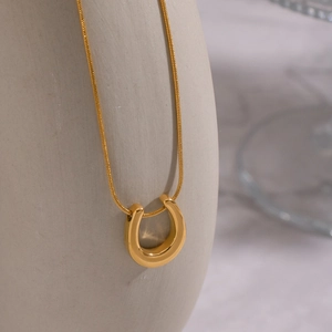 Horseshoe Pendant Necklace 18K Gold Plated 304 Stainless Steel U-Shape Geometric Snake Chain Minimalist Jewelry For Women