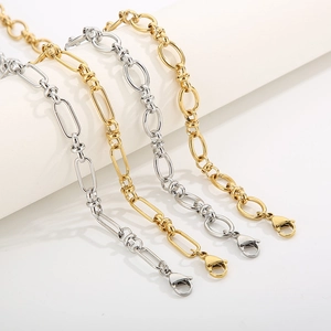 Set di catene minimaliste in oro e argento con chiusura a moschettone elegante