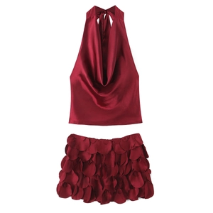 Haut Dos Nu Licou En Satin Et Mini Jupe À Pétales 3D Col Bénitier Tenue De Soirée Brillante Pour Femmes