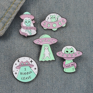 Broches En Émail Chat UFO Kawaii Alliage Espace Extraterrestre Pour Sac À Dos Vêtements Décoration Cadeau Amusant