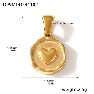 Polished 18K gold-plated stainless steel heart pendant with size and weight detail