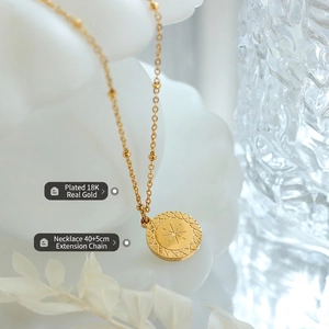 Collana minimalista placcata in oro 18K con ciondolo a stella e catena da 40+5cm