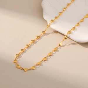 Minimalist 18K gold-plated heart-shaped chain necklace for a chic French aesthetic