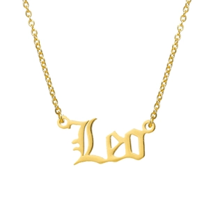Dettaglio della collana Leo in acciaio inossidabile placcato oro 18K con stile gotico
