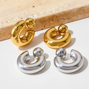 Polierte hohle C-Form Creolen in Gold und Silber mit Kugelenden für Damen