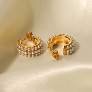 18K gold-plated stainless steel C-shape earrings featuring three rows of white pearls