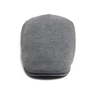 Casquette plate classique gris chiné en maille avec visière courte pour l'hiver