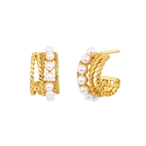 Elegant S925 sterling silver C-shaped twist earrings with white pearls in gold finish