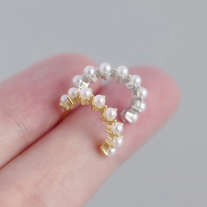 Chunky S925 silver C-shape hoop earrings with small white pearls in gold and silver finish