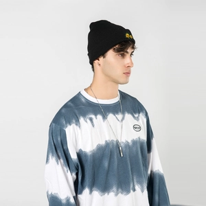 Berretto in maglia alla moda con ricamo a girasole e maglietta a maniche lunghe tie-dye
