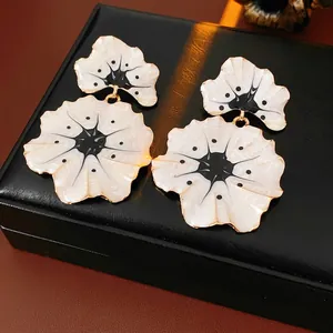 Vintage Flower Drop Earrings For Women Double Layer Enamel Gingko Leaf Dangle Elegant Retro Jewelry With Steel Earring Post