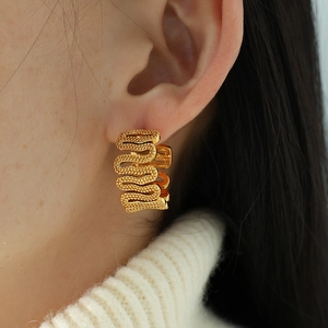 Elegant gold-plated C-shaped wave texture earrings with vintage textured surface
