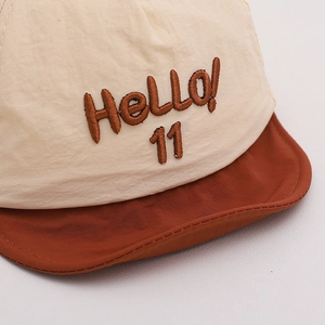 Casquette de baseball bicolore pour enfants avec broderie 3D Hello 11 et visière
