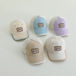 Atmungsaktive Kinder-Mesh-Baseballkappen mit Good Luck Stickerei in verschiedenen Farben