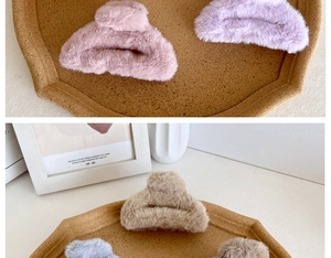 Collection de pinces à cheveux en peluche douce en rose, violet et beige clair