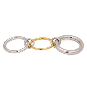 Set di tre anelli intrecciati in acciaio inossidabile nei toni argento e oro