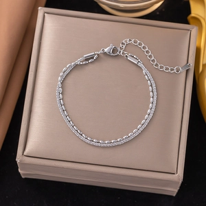 Double-layered sparkling silver titanium steel bracelet with star beads and lobster clasp