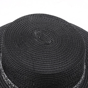 Chapeau de paille noir à toit plat avec bande de strass pour protection solaire