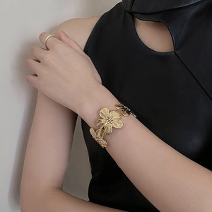 Retro 3D Flower Open Bangle Copper Metallic Floral Cuff Bracelet For Women Vintage Western Style Jewelry