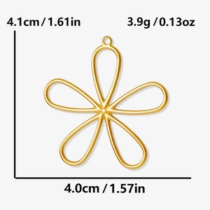 Polished 304 stainless steel flower pendant with 4.1cm x 4.0cm dimensions and weight detail