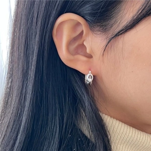 Minimalist 925 sterling silver knot hoop earrings for women with woven texture and small stone