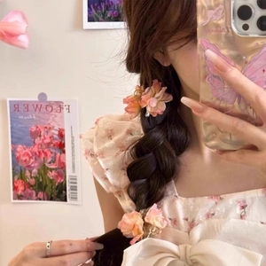 Elegant dried rose flower hair claw clip with silk petals for gradient half-up hairstyles