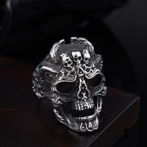 Gothic skull ring for men and women in vintage silver stainless steel with 3D relief