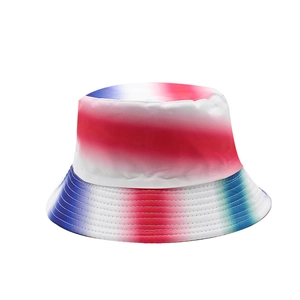 Chapeau bob rétro tie-dye multicolore avec dégradé vif et coutures renforcées sur le bord