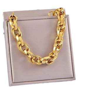 Punk style chunky titanium steel chain bracelet with star engraving in golden finish