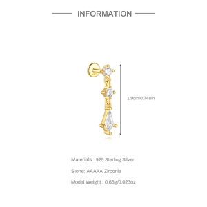 Détail d'une boucle d'oreille en argent 925 avec triple zircone et mesure de 1,9 cm